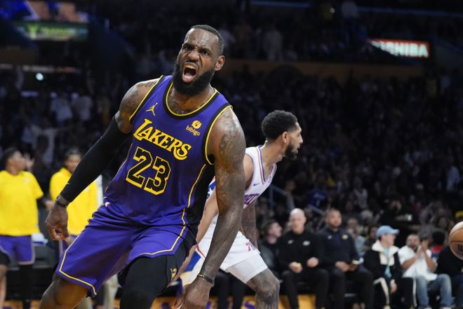 湖人主场告捷,詹姆斯继续霸气表现 湖人主场告捷,詹姆斯继续霸气表现