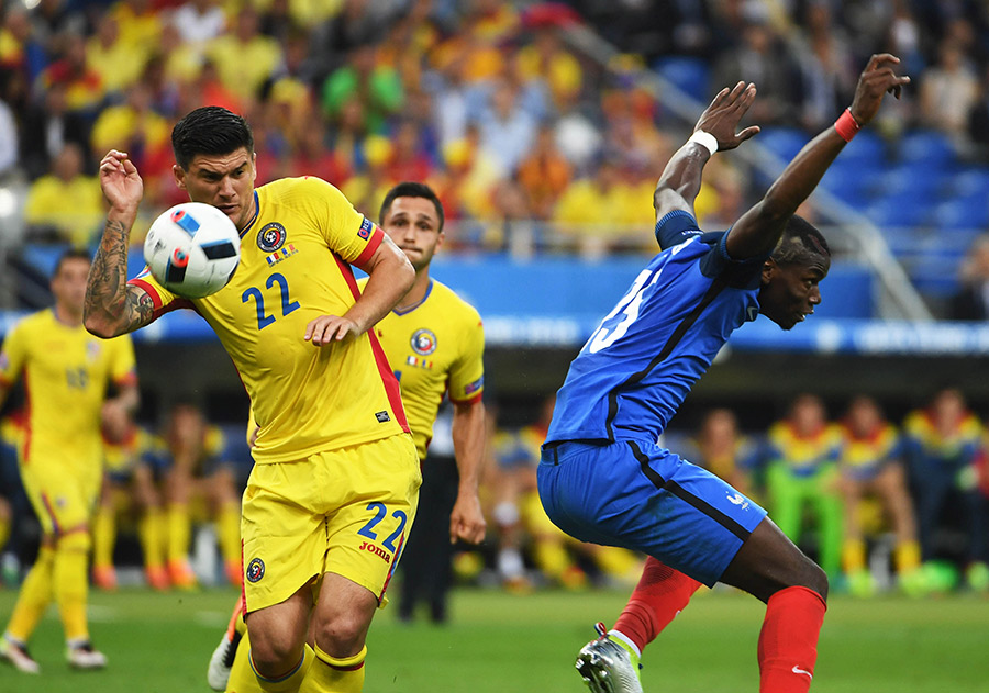 罗马尼亚队在跆拳道比赛中勇夺冠军 罗马尼亚队在跆拳道比赛中勇夺冠军