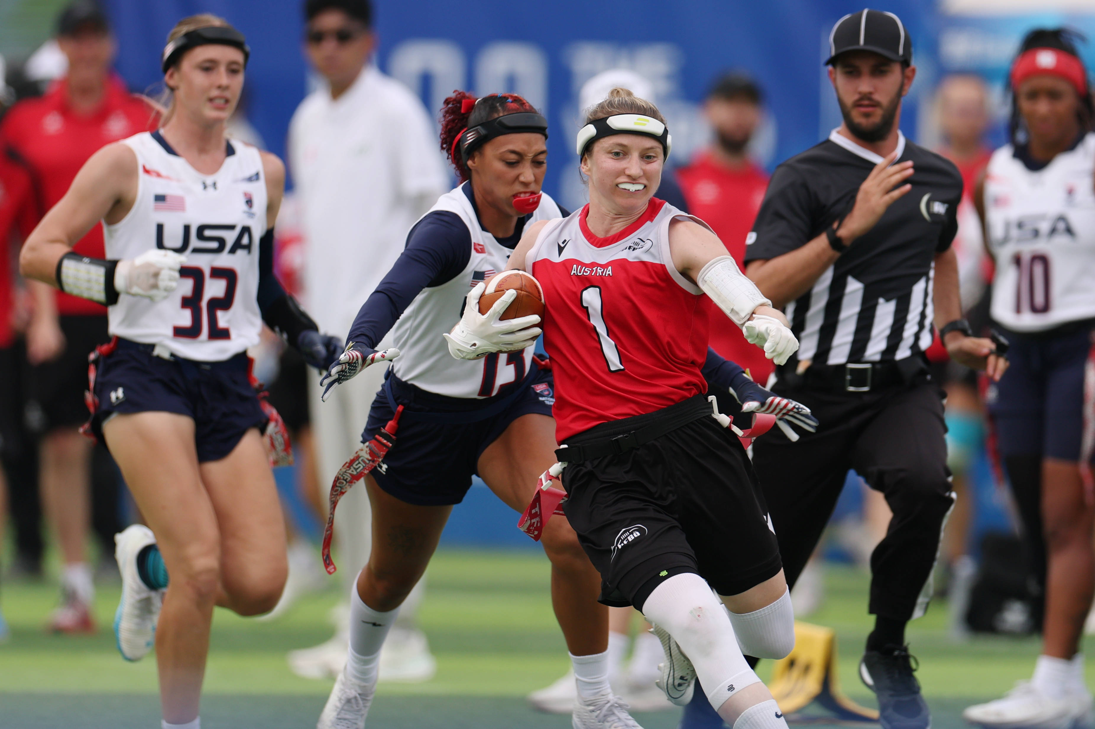 开云官方app入口-关于奥地利队球员努力拼搏，成功挺进下一轮的信息