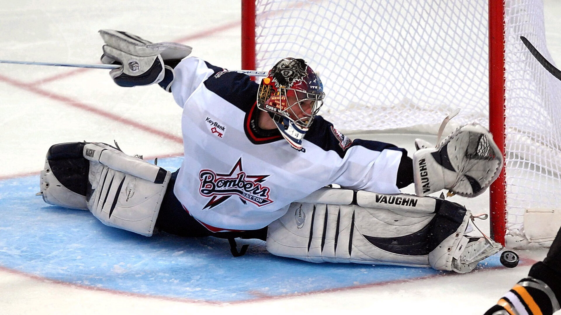 欧战风云，比利亚雷亚尔关键战突围尼斯，阿圭罗临危受命成关键先生